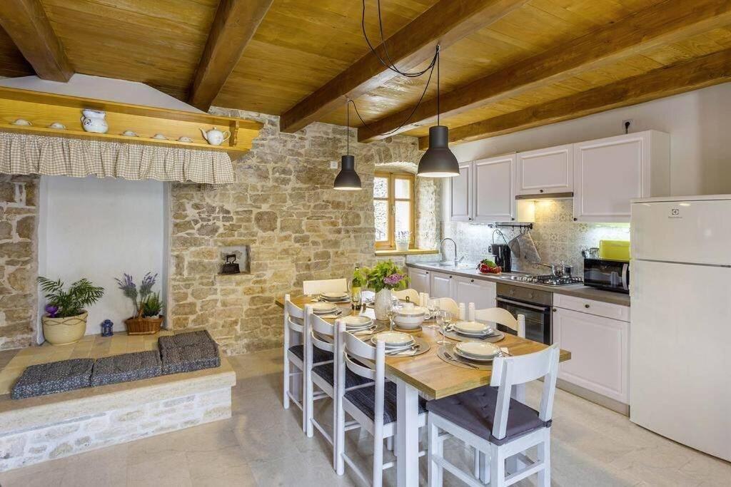 Villa House Kristina **** à Burići Extérieur photo